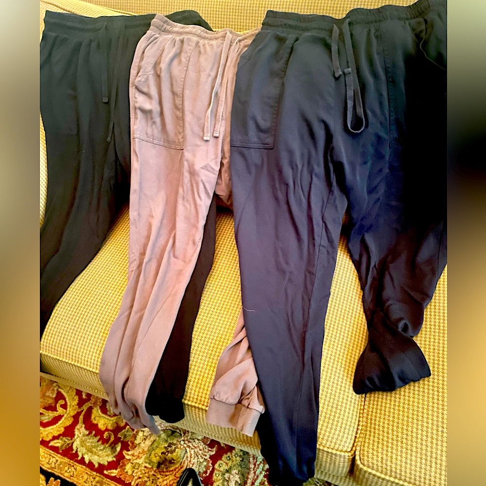 Bundle 3 pairs SPLENDID Joggers in Black Navy and Brown. Sz M EUC